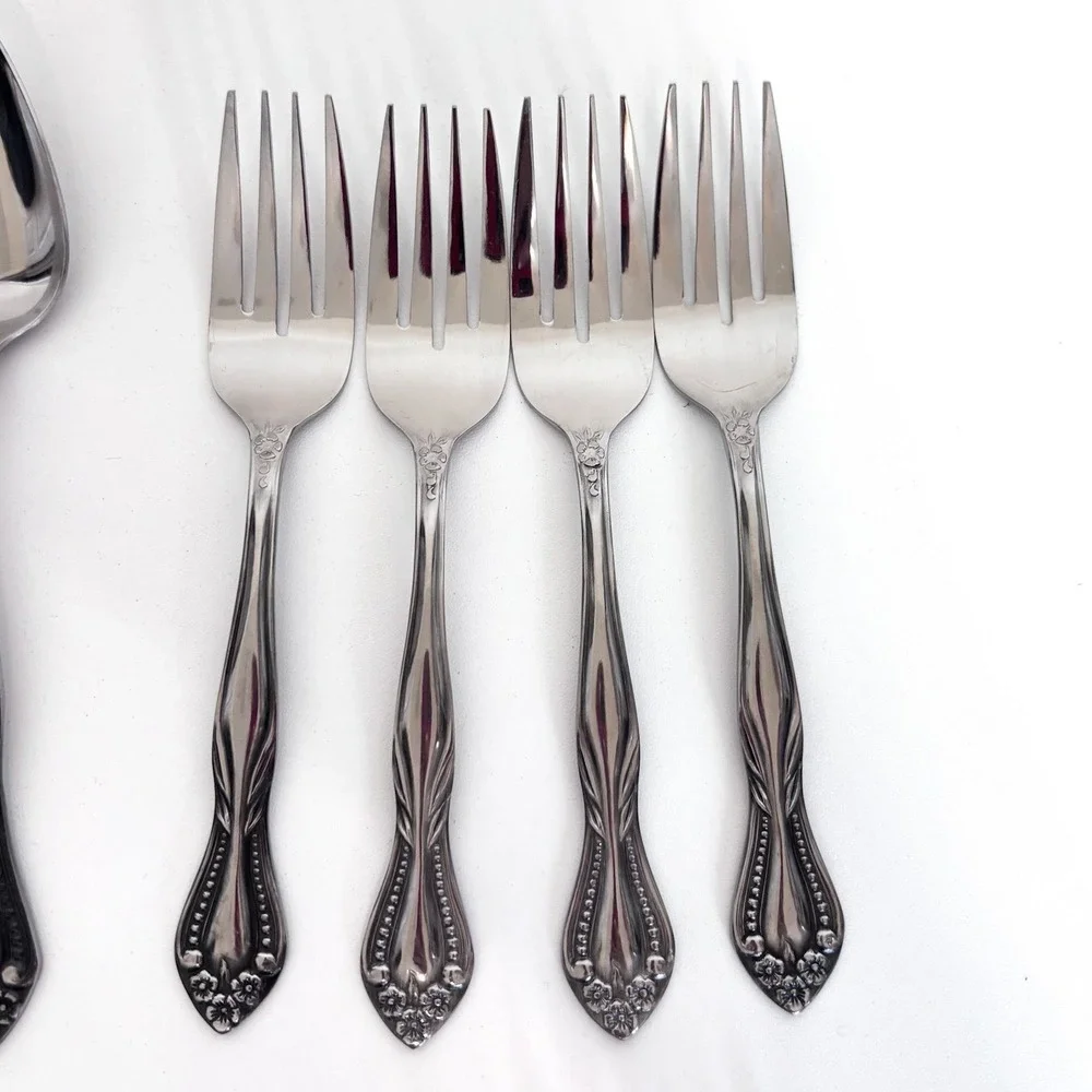 Vintage 28 Piece Lifetime Stainless Steel Silverware Flatware Set Korea Floral